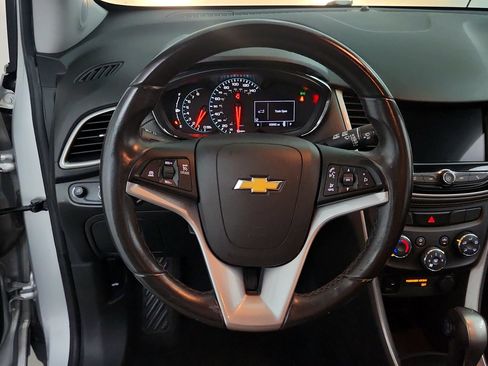 Used 2019 Chevrolet Trax LT w/ LT Convenience Package AWD/4WD image 19