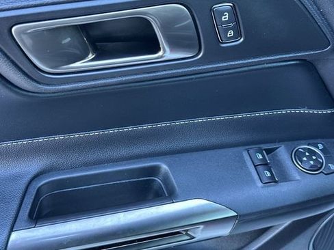 Used 2021 Ford Mustang Shelby GT500 w/ Technology Package image 12