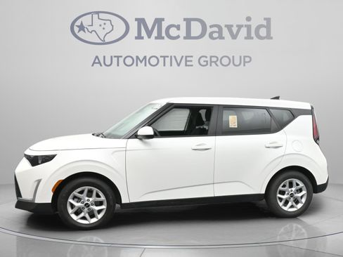 Used 2025 Kia Soul LX FWD image 5