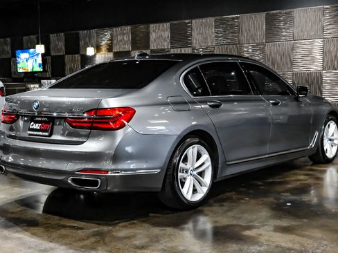Used 2018 BMW 750i xDrive AWD/4WD image 10