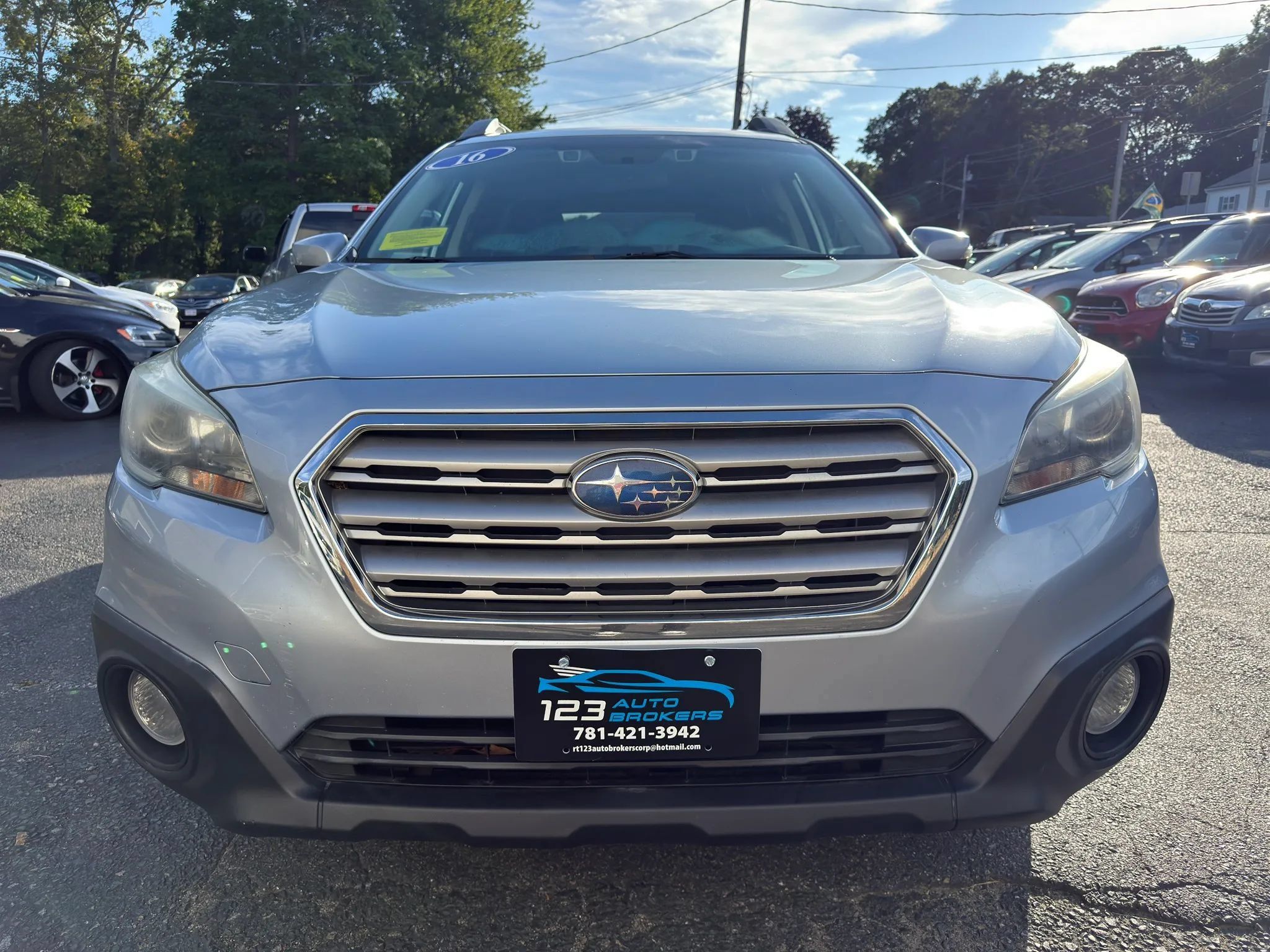 Used 2016 Subaru Outback 2.5i Premium AWD/4WD image 2