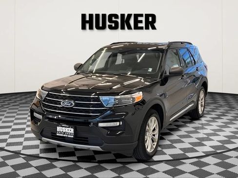 Used 2023 Ford Explorer XLT w/ Equipment Group 202A AWD/4WD image 4