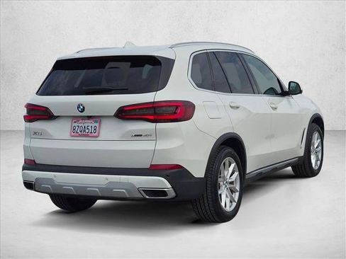 Certified 2022 BMW X5 xDrive40i w/ Parking Assistance Package AWD/4WD image 5
