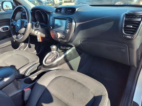 Used 2018 Kia Soul + FWD image 43