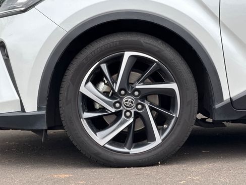 Used 2022 Toyota C-HR Limited FWD image 26