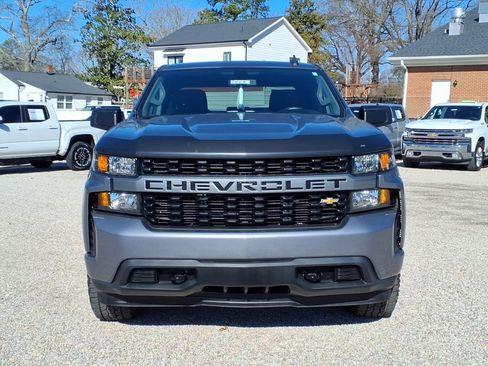 Used 2022 Chevrolet Silverado 1500 Custom image 2