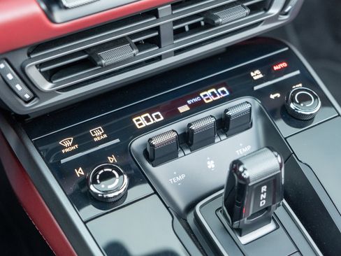 Certified 2021 Porsche 911 Carrera image 24