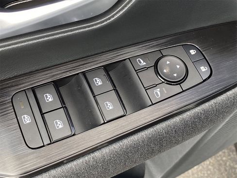 New 2026 Nissan Kicks SV image 21