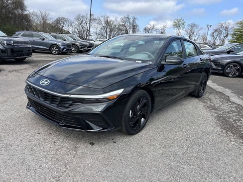 New 2026 Hyundai Elantra Sport image 3