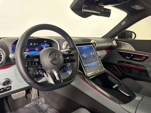 Used 2022 Mercedes-Benz SL 63 AMG 4MATIC w/ AMG Aerodynamic Package image 31