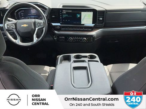 Used 2025 Chevrolet Silverado 1500 LT AWD/4WD image 15