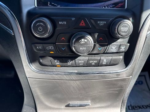 Used 2018 Jeep Grand Cherokee Limited image 35