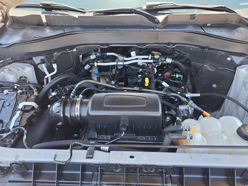 Used 2023 Ford Explorer XLT AWD/4WD image 23