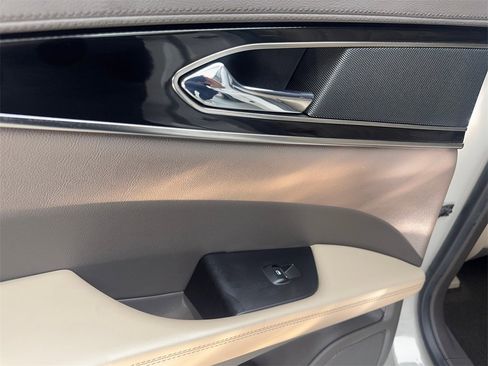 Used 2022 Lincoln Nautilus Reserve image 38