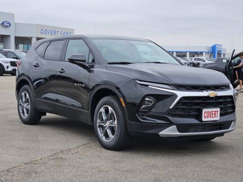 New 2026 Chevrolet Blazer LT FWD image 2