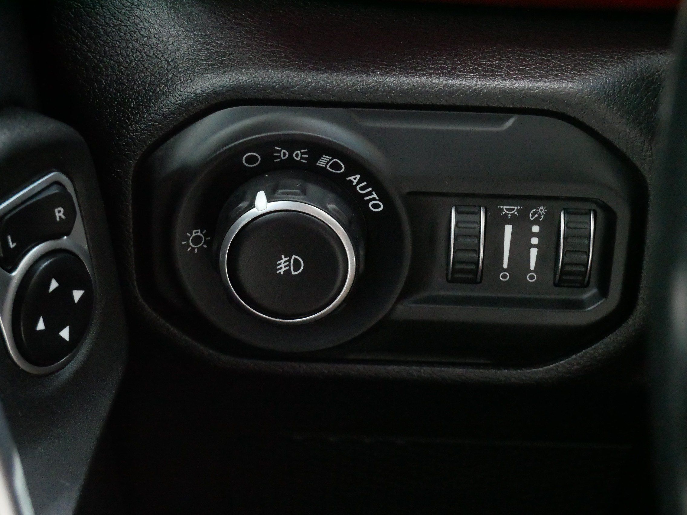 Used 2019 Jeep Wrangler Unlimited Rubicon AWD/4WD image 26
