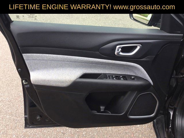 Used 2024 Jeep Compass Latitude AWD/4WD image 18