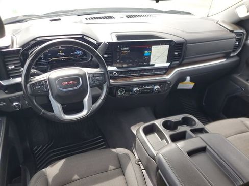 Used 2024 GMC Sierra 1500 SLE image 11