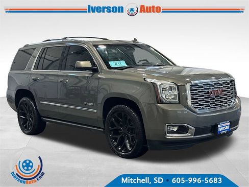 Used 2018 GMC Yukon Denali w/ Denali Ultimate Package AWD/4WD image 1