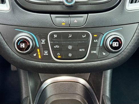 Used 2024 Chevrolet Malibu LT image 15