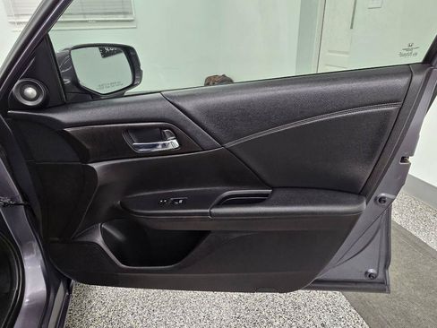 Used 2015 Honda Accord EX-L image 27