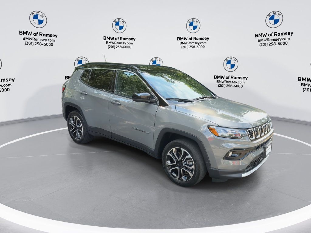 Used 2024 Jeep Compass Limited AWD/4WD image 2