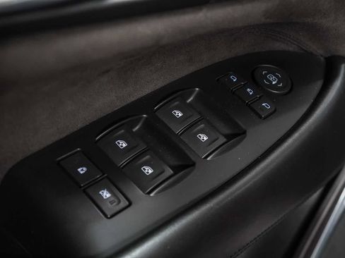 Used 2018 Cadillac Escalade ESV Platinum AWD/4WD image 23