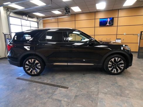 Used 2025 Ford Explorer Platinum w/ LUX Leather Package image 8