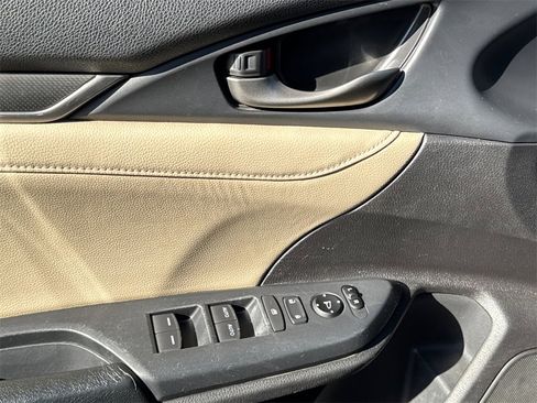 Used 2019 Honda Civic EX-L image 30
