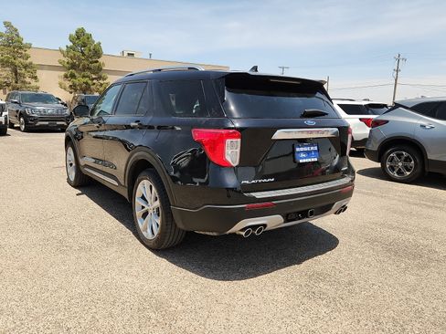 Certified 2023 Ford Explorer Platinum w/ Technology Package AWD/4WD image 5