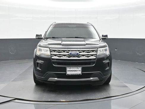 Used 2018 Ford Explorer XLT w/ Equipment Group 202A image 17