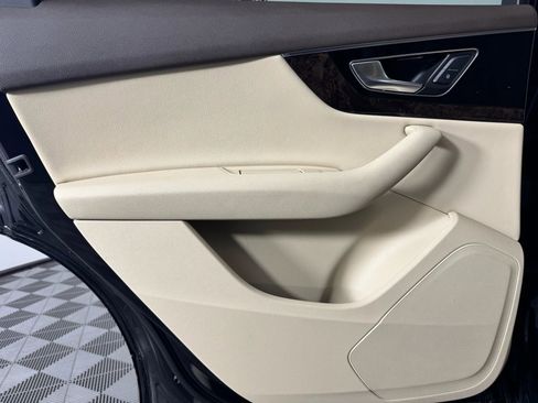 Used 2017 Audi Q7 3.0T Premium Plus image 46