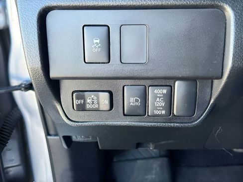 Used 2020 Toyota Tacoma TRD Off-Road w/ Technology Package image 26