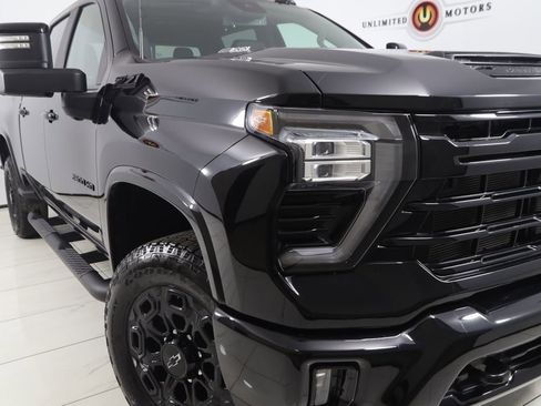 Used 2024 Chevrolet Silverado 2500 LT w/ Midnight Edition image 18