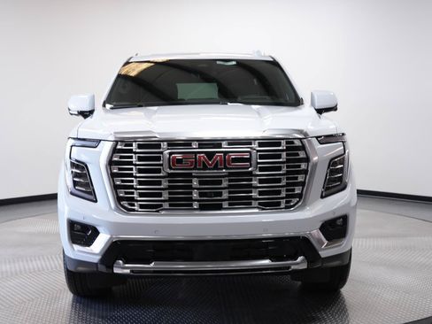 New 2026 GMC Yukon Denali w/ Denali Reserve Package AWD/4WD image 2