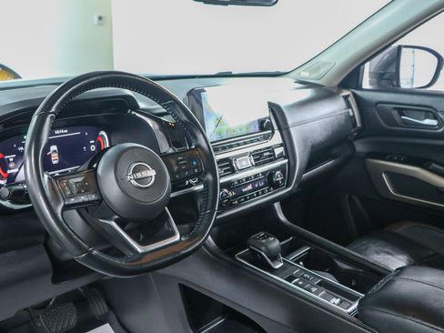 Used 2023 Nissan Pathfinder Platinum FWD image 23