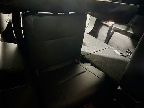 Used 2024 Mitsubishi Outlander SE image 27