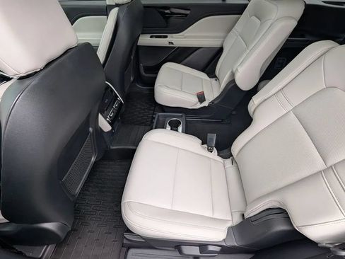 Used 2025 Lincoln Aviator 2WD image 18