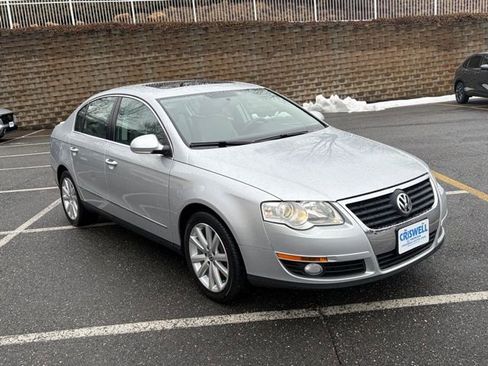 Used 2010 Volkswagen Passat Komfort image 2