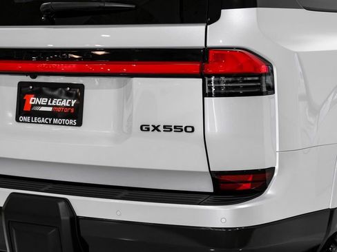 Used 2024 Lexus GX 550 w/ Accessory Package (2T) AWD/4WD image 50
