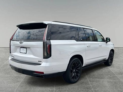 Used 2023 Cadillac Escalade ESV Sport Platinum w/ LPO, ONYX Package AWD/4WD image 5