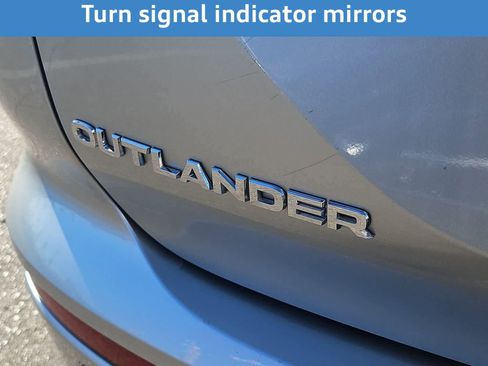 Used 2024 Mitsubishi Outlander SE image 14
