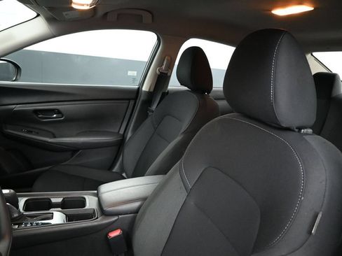 Used 2025 Nissan Sentra S FWD image 9