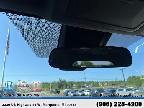 Used 2025 Toyota RAV4 XLE AWD/4WD image 19