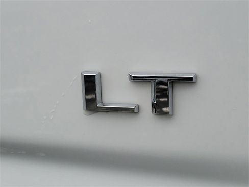 Used 2025 Chevrolet Silverado 1500 LT image 7