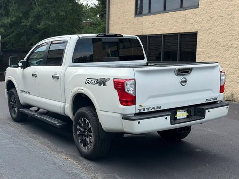 Used 2018 Nissan Titan PRO-4X w/ Pro-4x Convenience Package AWD/4WD image 8