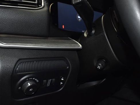 Certified 2024 Jeep Wagoneer L Series II w/ Flexible Seating Group image 26