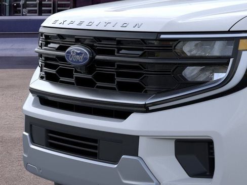New 2026 Ford Expedition Platinum w/ Driver's Package AWD/4WD image 17