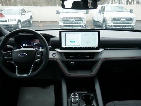 Used 2025 Ford Explorer ST-Line w/ Premium Package image 7