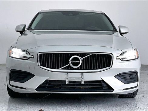Used 2019 Volvo S60 T5 Momentum w/ Multimedia Package image 5